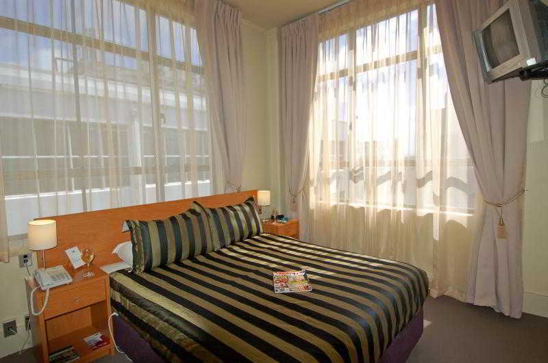 Quest Serviced Aparthotel 4*